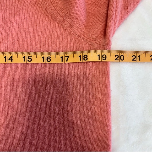 Macys Charter Club 100% Cashmere V-Neck Sweater Peach Large Soft Luxury - Picture 6 of 7